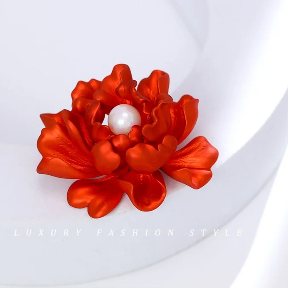 Luxury Fashion Style Red Flower Brooch